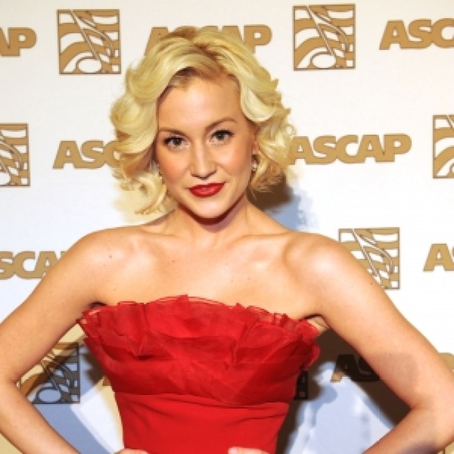 Kellie Pickler: Crazy In Love, Not Ready For Marriage