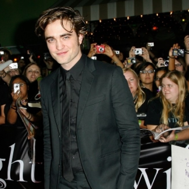 ‘Twilight’s’ Robert Pattison On Fan Hysteria: ‘Nuts! I’ve Gone Deaf’