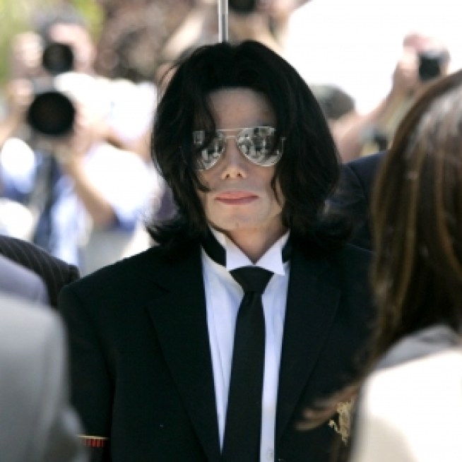 Report: At Least Five Doctors Under Investigation In Michael Jackson Death