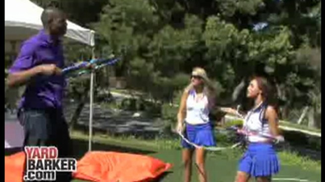 Lakers' Bynum Rehabs by Hooping With Playmates