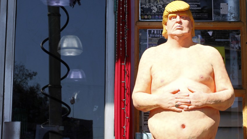 08-31-2016-naked-nude-trump-statue-hollywood-1