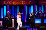 [UGCPHI-CJ-breaking news]NJs Own Rising Country Star Sherry Lynn makes Debut on the Grand Ole Opry