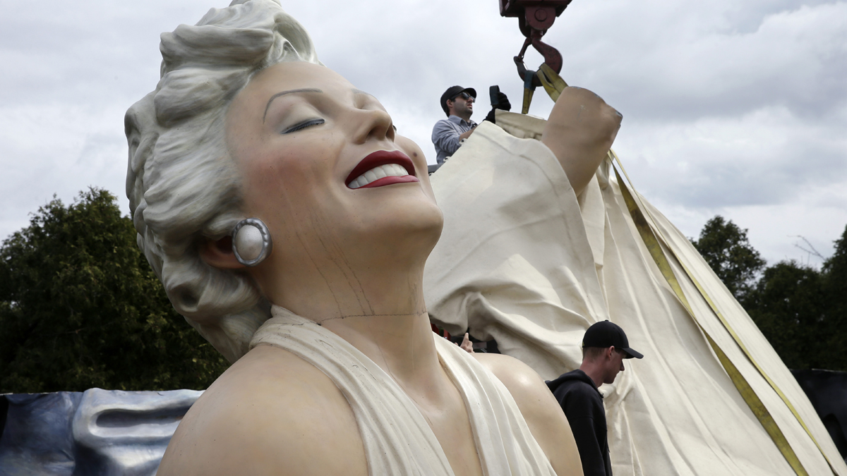 Giant Marilyn Monroe Statue on Display at NJ Park NBC10 Philadelphia