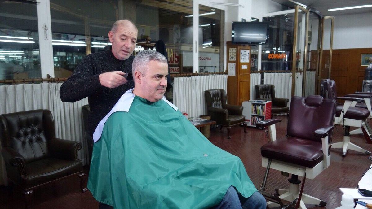 Pope’s Barber Cuts Ramon’s Hair NBC10 Philadelphia