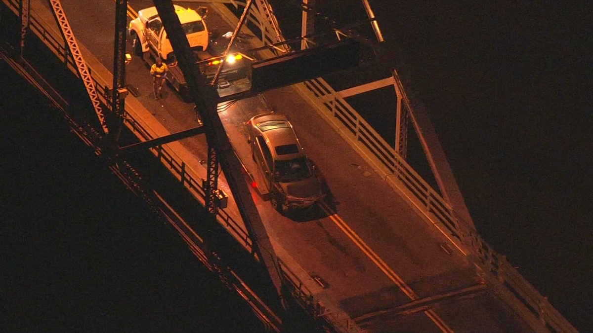 Crash Closes Burlington-Bristol Bridge for Morning Commute – NBC10 ...