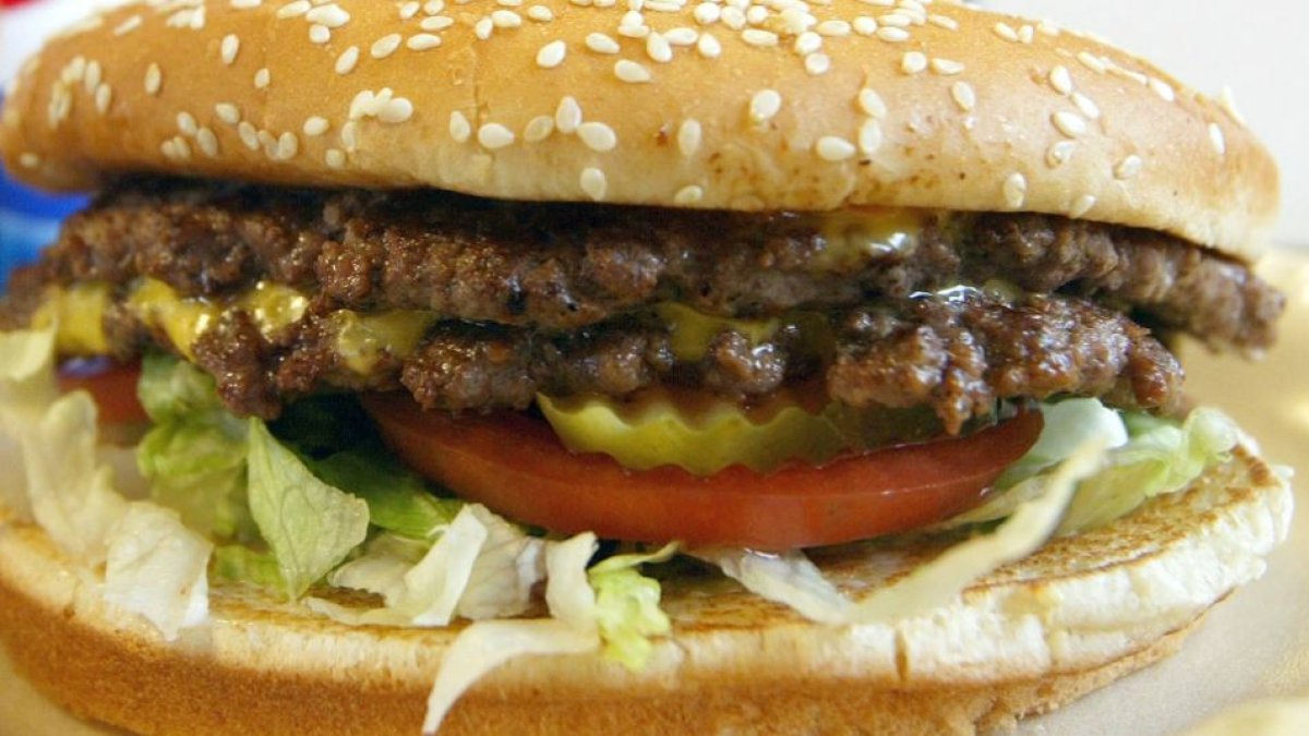 Celebrate National Cheeseburger Day with 13 bunderful deals NBC10