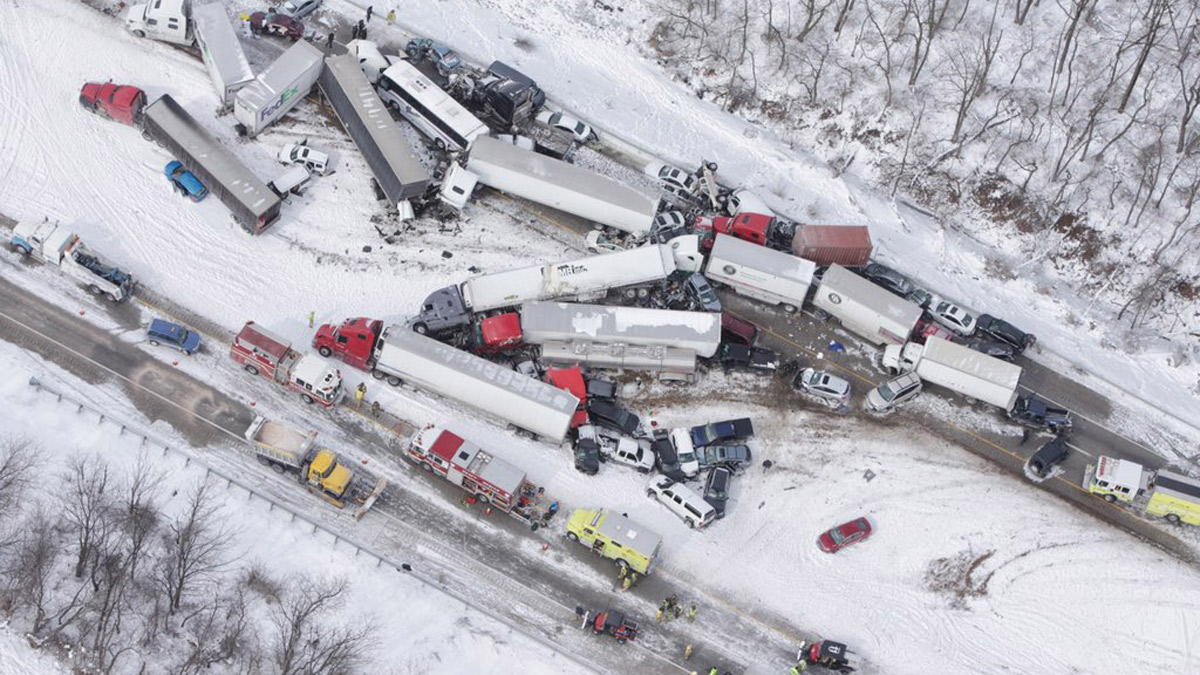 3 Dead Multiple Injuries In I 78 Crash Involving 64 Vehicles Nbc10 Philadelphia 