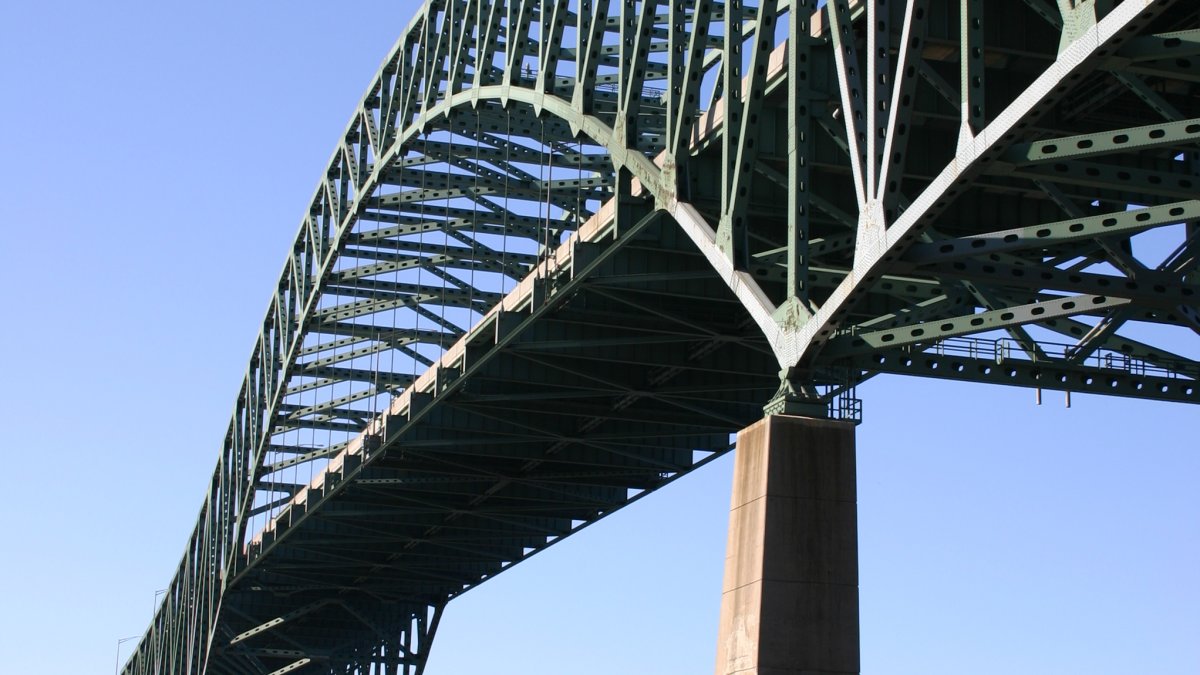 $600 million awarded from federal gov't to replace Delaware River Bridge