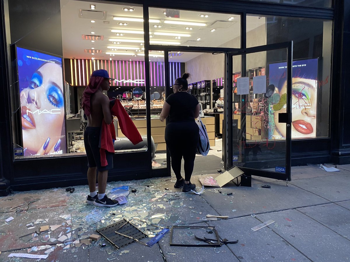 PHOTOS Looting, Violence Erupt After Peaceful Protest in Philadelphia