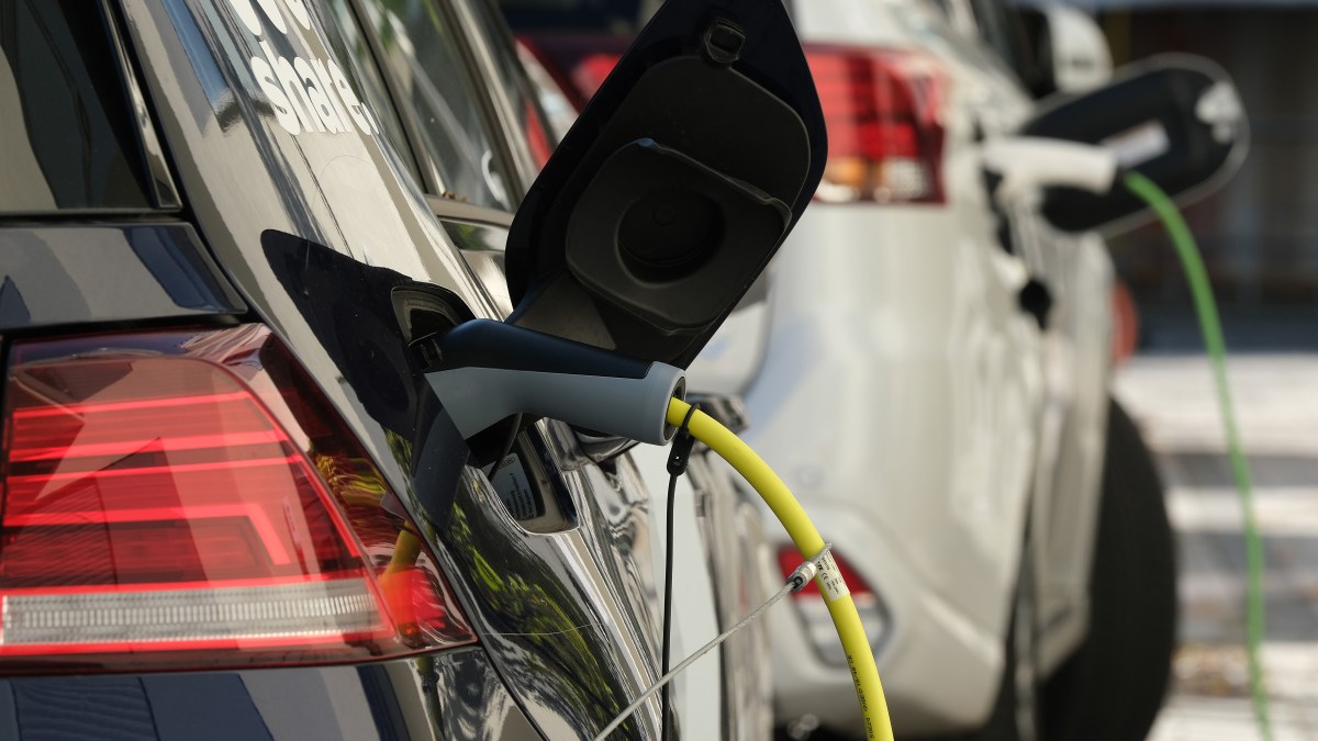 new-jersey-electric-car-owners-have-to-wait-to-get-rebates-up-to-5-000