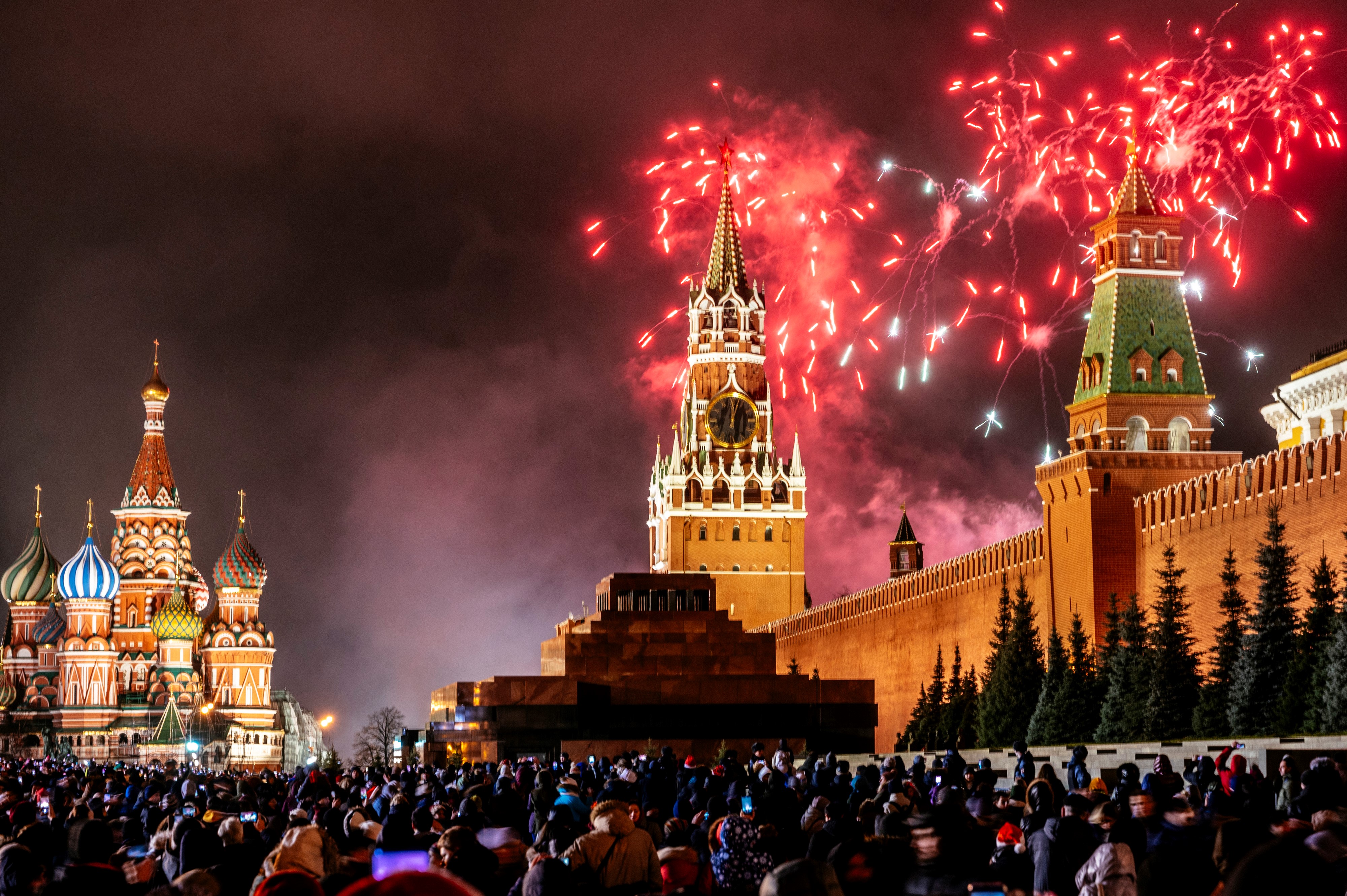 Pictures From 2020 New Years Eve Celebrations Across The World Nbc10