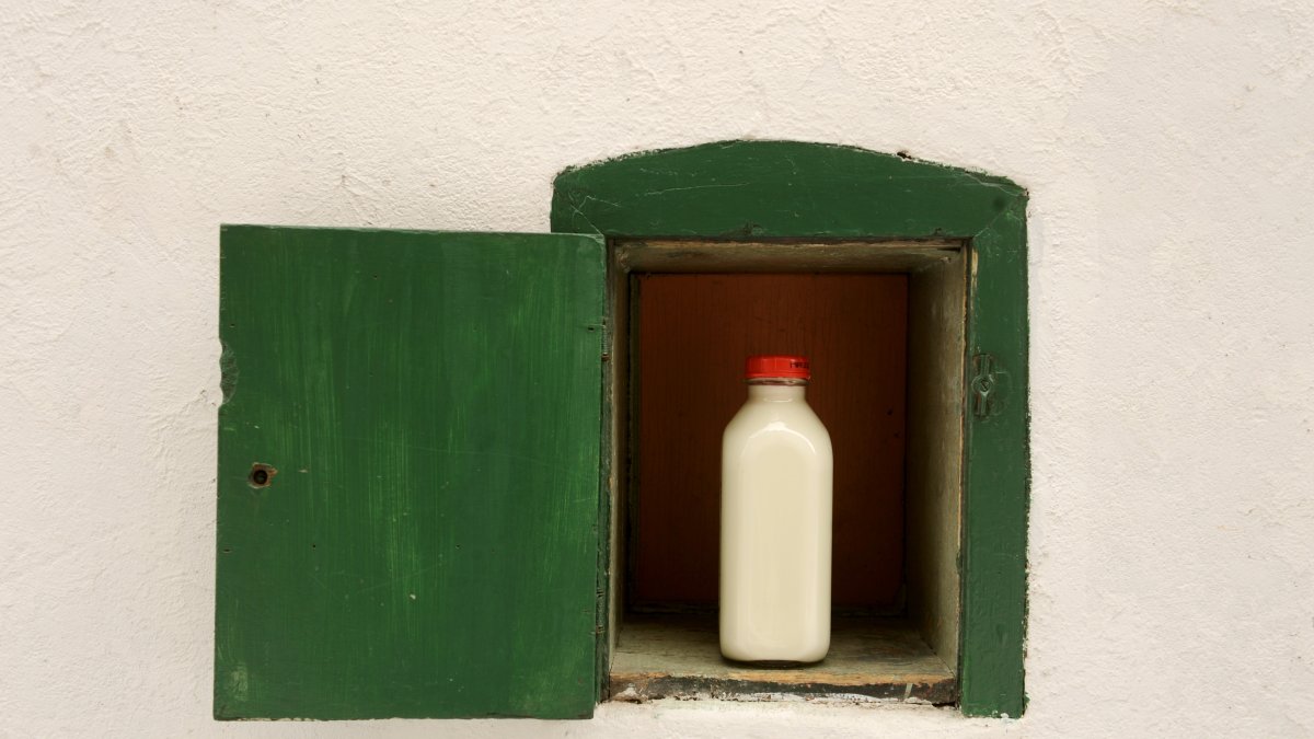 April 8, 1879: The Milkman Cometh  With Glass Bottles