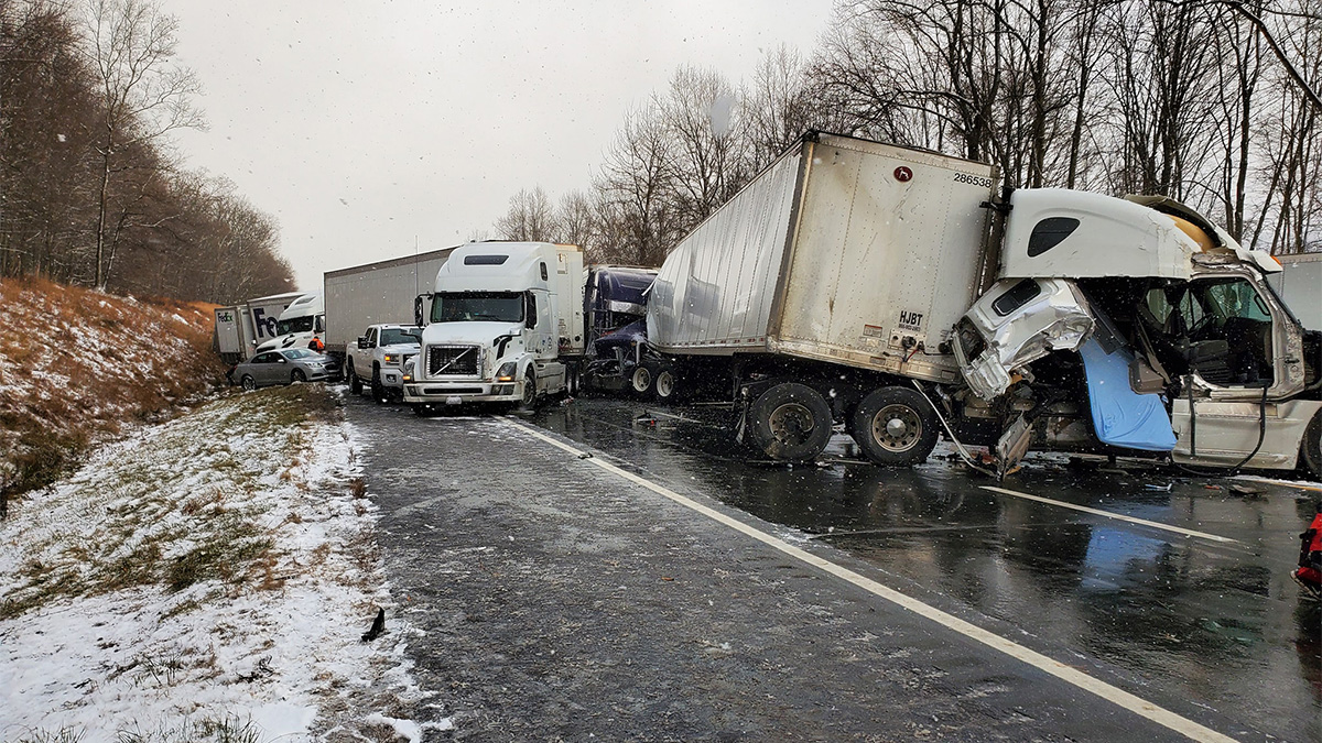 2 Killed Dozens Hurt In Snow Squall Wreck On Pennsylvania S   Interstate 80 Pileup Trucks 