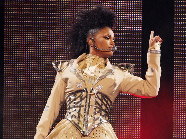 102808 Janet Jackson Finger Pointing Concert Tour