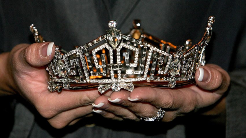 56649392PH013_Miss_America_