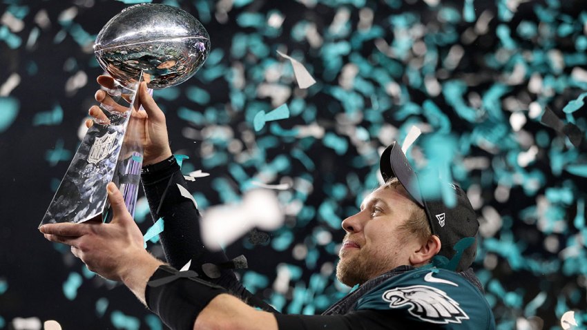 Nick-Foles-Vince-Lombardi-Trophy