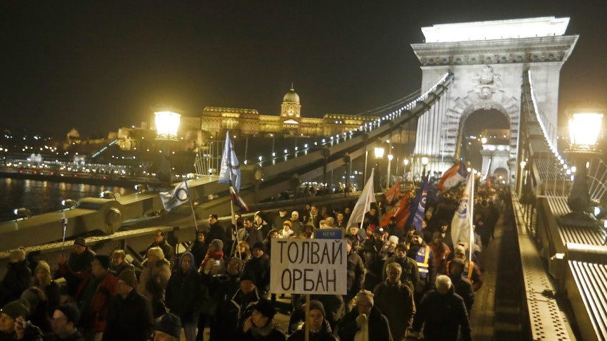 775295400LB001_Orban_s_Stat
