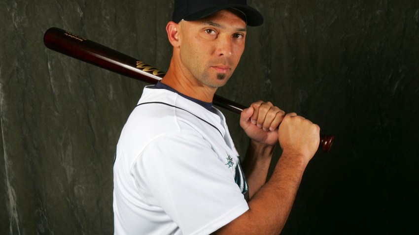 PHI Raul Ibanez
