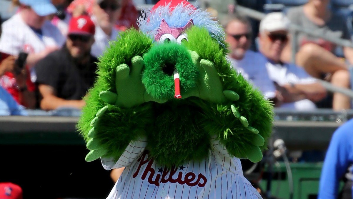 phillie-phanatic-mr-met-mlb-mascots-now-permitted-in-parks-nbc10