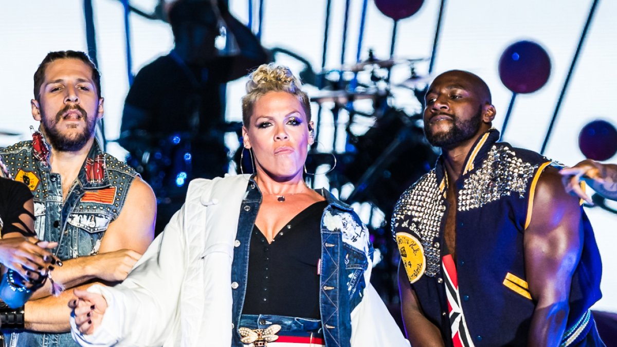 Pink to give out banned books in Florida shows in Miami, Sunrise – NBC10 Philadelphia - Vimarsana News