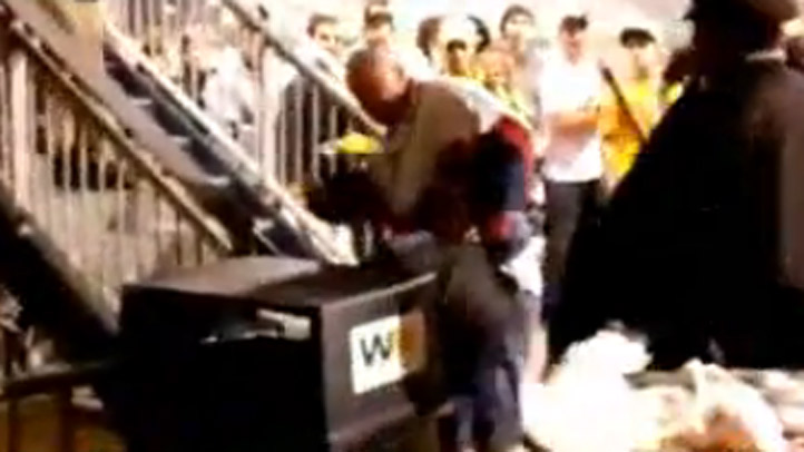 Pirates-Fan-tasered