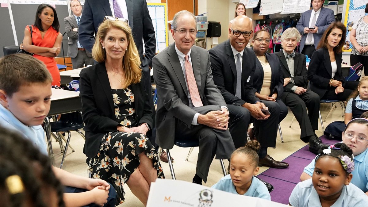 Comcast CEO, Family Give $5 Million to Buy Laptops for Philadelphia  Students So They Can Learn at Home – NBC10 Philadelphia