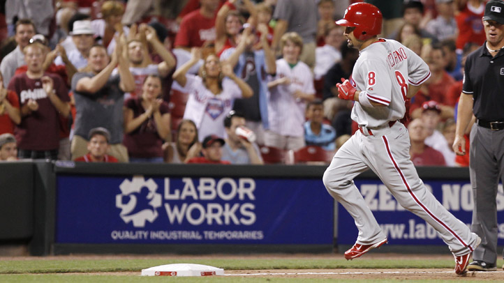 Phillies Shane Victorino Rounds Third