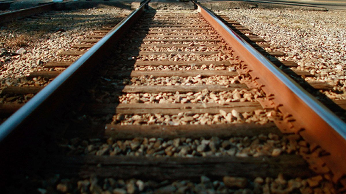 Man struck, killed by SEPTA train between Delco and SW Philly – NBC10 ...