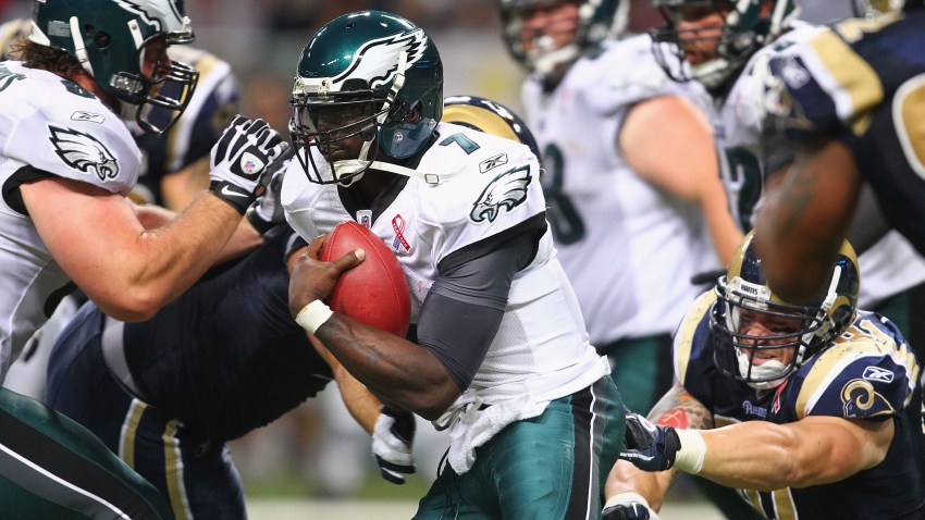 Michael vick runs
