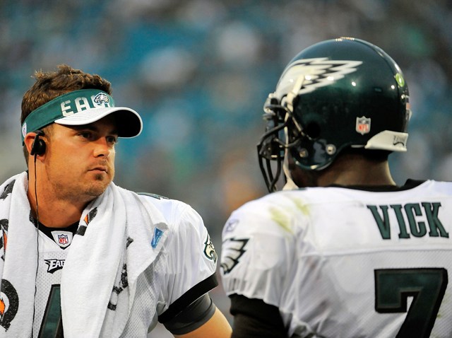 Kevin Kolb Michael Vick on sidelines