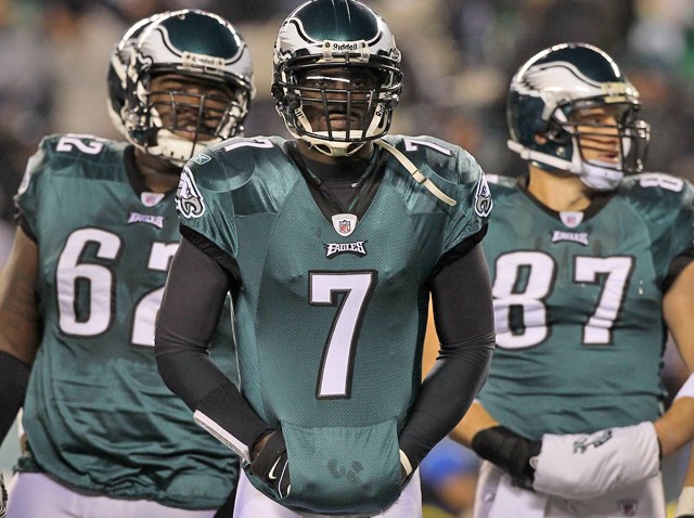 Vick With Lineman