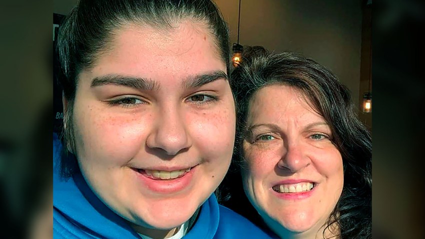 Anna Mandh, left, and her mother, Darlene Gildersleeve, in Concord, N.H.