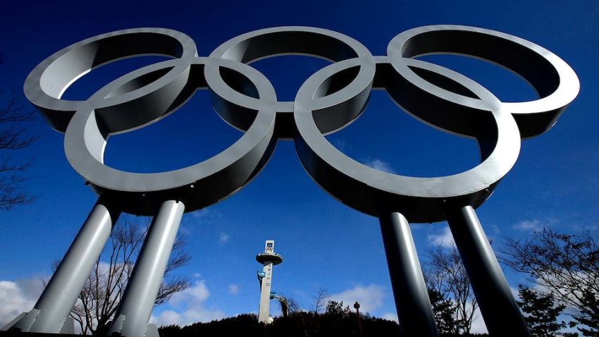 alpensia-olympic-rings-ap18033167965630.jpg