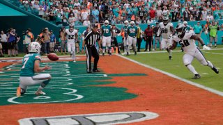 [CSNPhily] Watch as Dolphins pull off all-time trick play for touchdown vs. Eagles