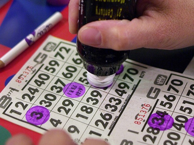 1655964WC011_gaybingo