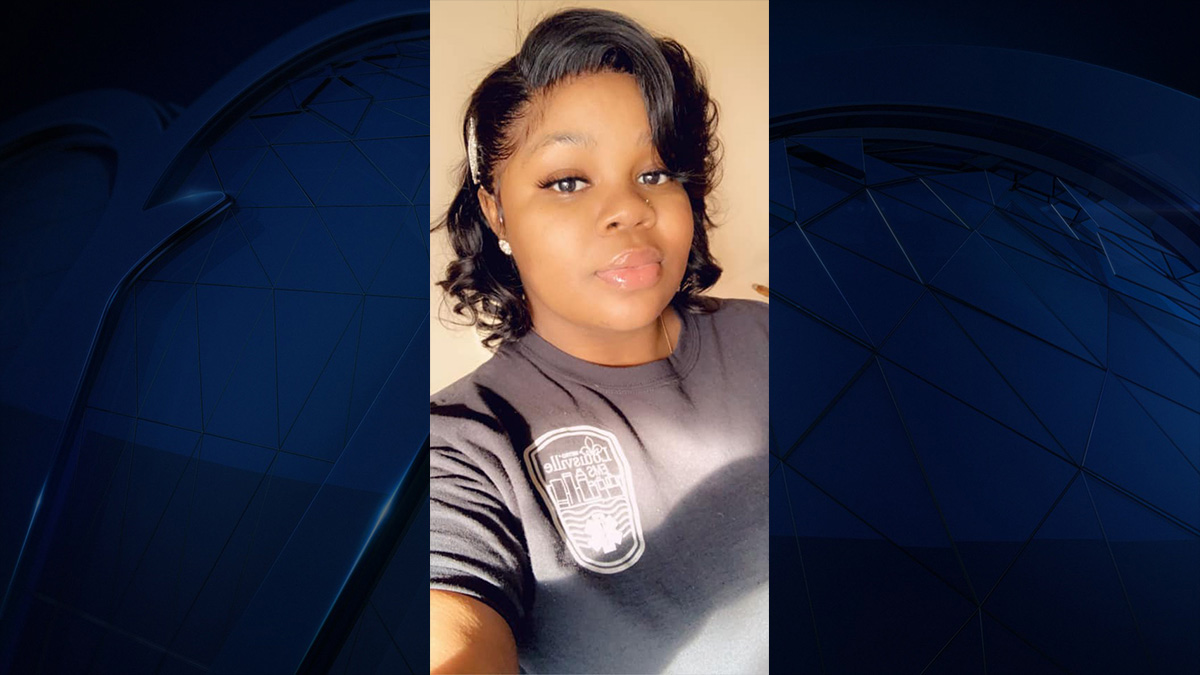 FBI Investigating Death of Breonna Taylor, Killed by Police in Her ...