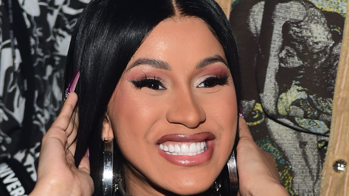 Cardi B Will Host This Year's American Music Awards Show.