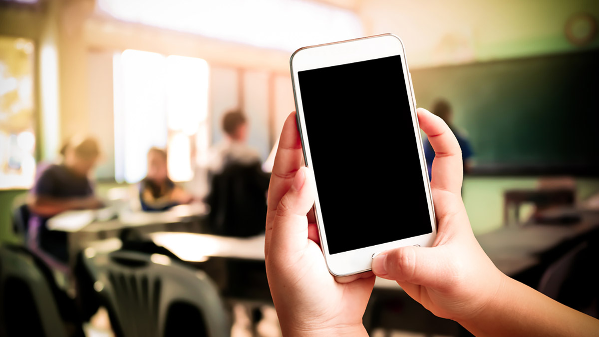 Pennsylvania House approves bill to restrict cellphones in schools