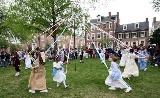 dover-days-festival-maypole