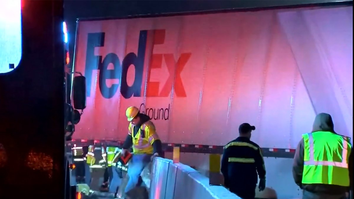 Suit Claims Trucker in Pennsylvania Turnpike Crash Wore Noise-Canceling Headphones – NBC10 Philadelphia - Vimarsana News