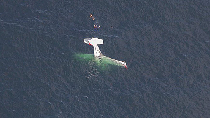 Small Plane Crashes In The Water Off Half Moon Bay 2 Rescued Nbc10 Philadelphia 2749