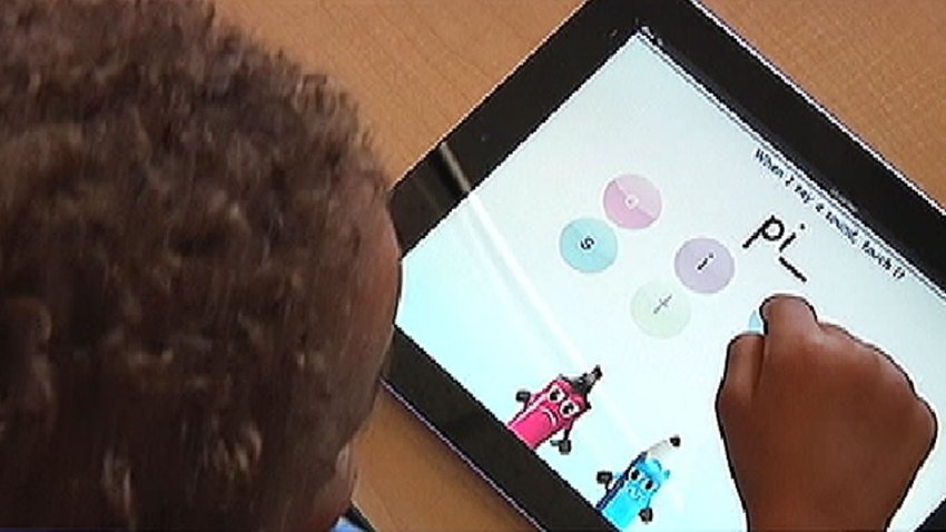 ipad-computer-child-tech-4