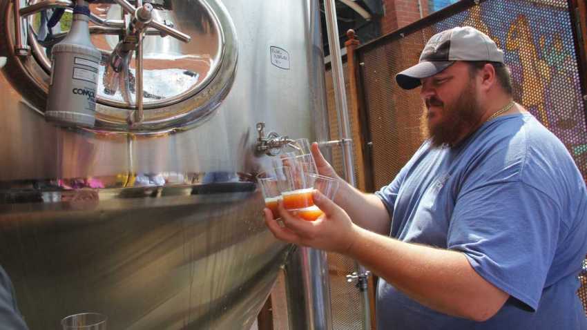 l_papap-pleasure-manayunk-brewing-company-evan-fritz