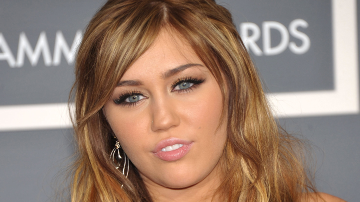 miley-cyrus-wire-image-grammys