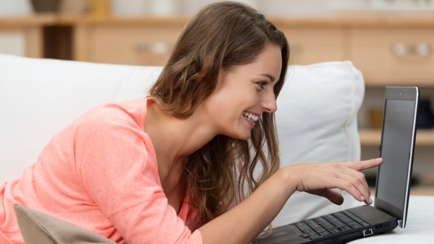 millennials-generacion-y-trabajo-en-casa-hogar-paterno
