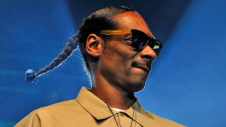 snoop-dogg-blue-lights-wireimage1