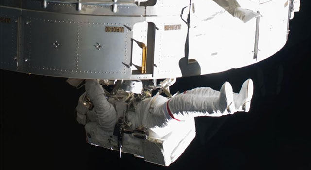 spacewalk-nasa