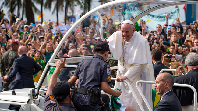 tlmd_03_pope_copacabana_mass_gi