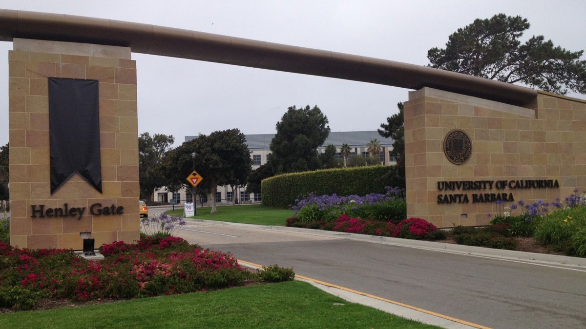 UC Santa Barbara Students Return To Class For First Time Since Slayings UC Santa Barbara Students Return To Class For First Time Since Slayings