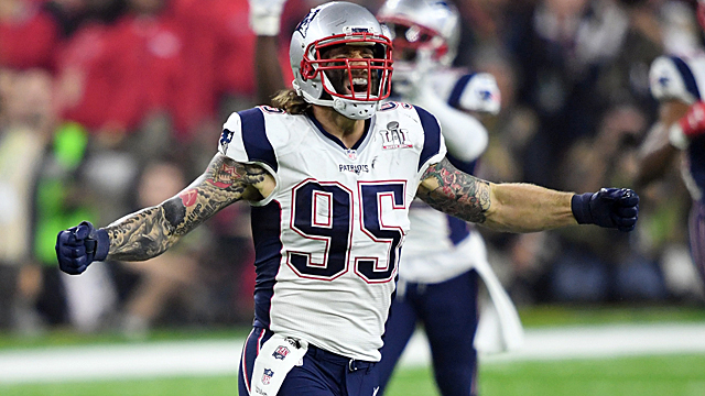 Eagles Sign Defensive End Chris Long to 